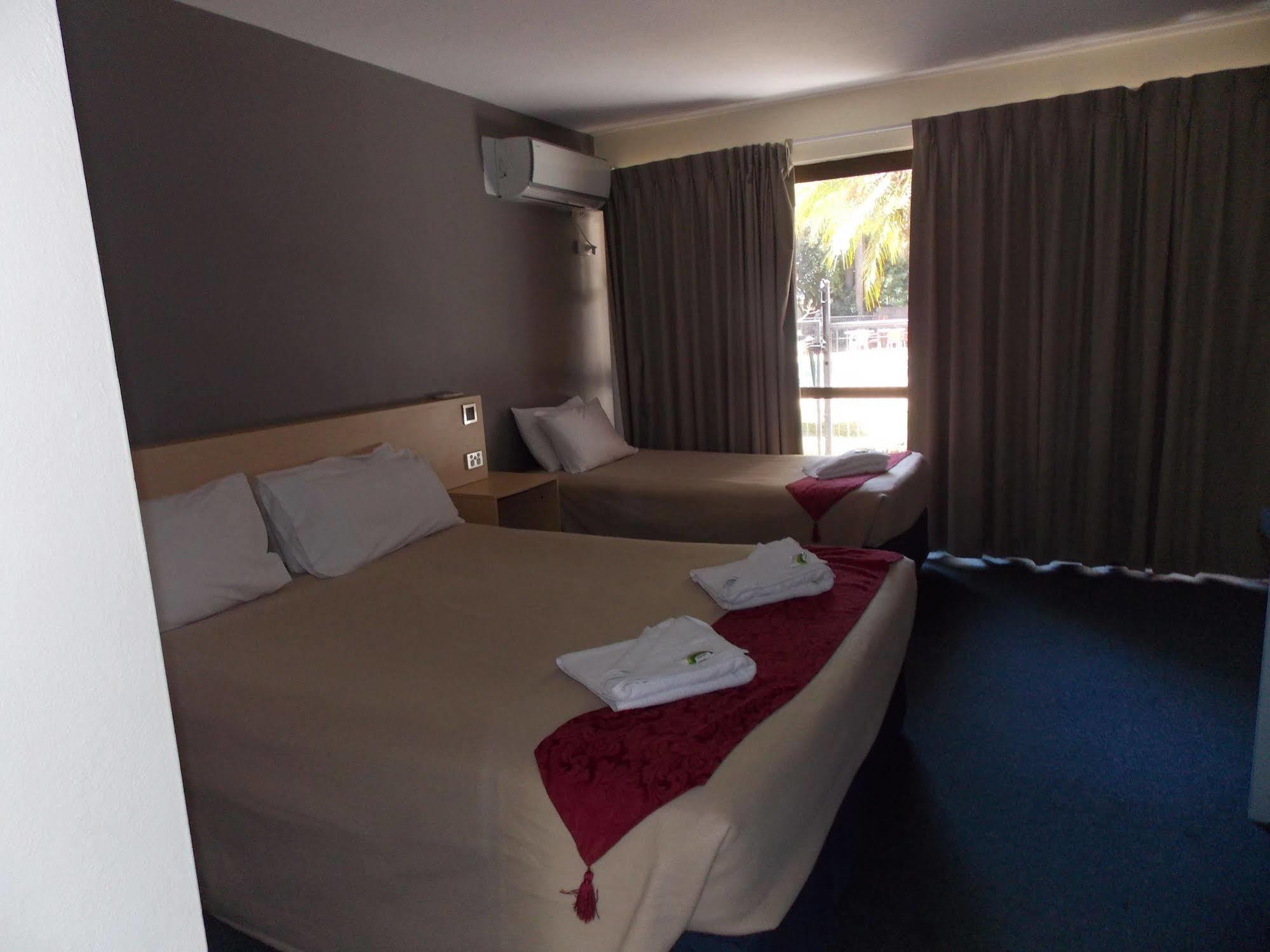 Currimundi Hotel Motel Kültér fotó