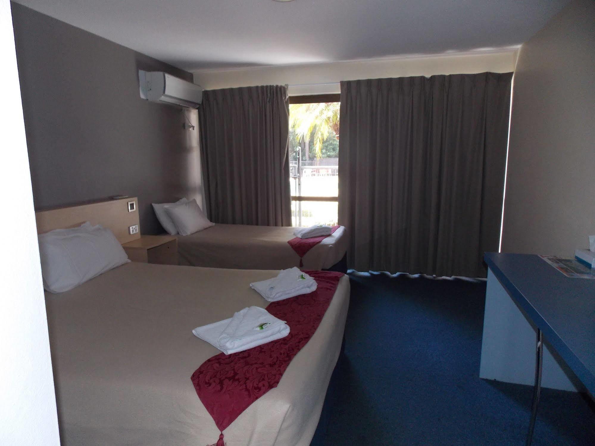 Currimundi Hotel Motel Kültér fotó
